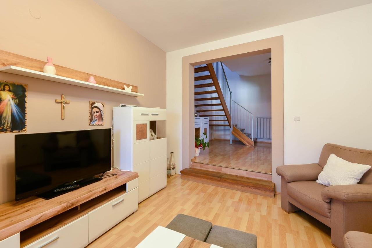 Apartments Karla Orebić Exterior foto